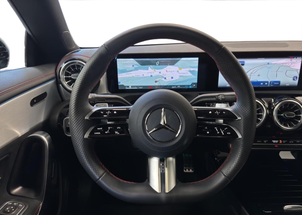 Mercedes-Benz CLA 220 4MATIC AMG - foto 8