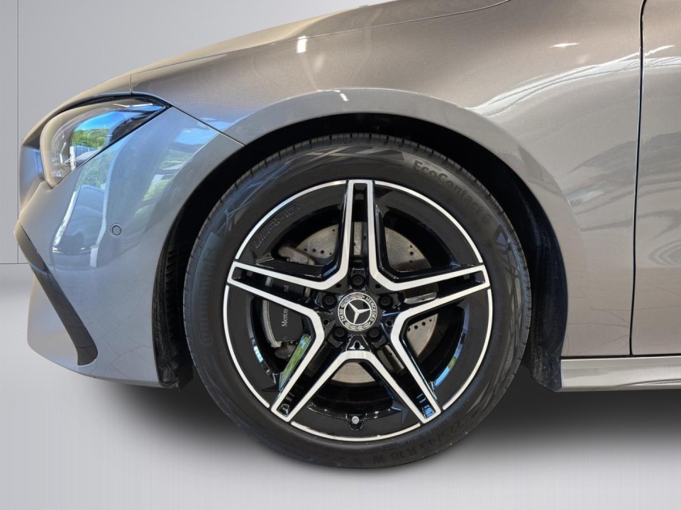 Mercedes-Benz CLA 220 4MATIC AMG - foto 16