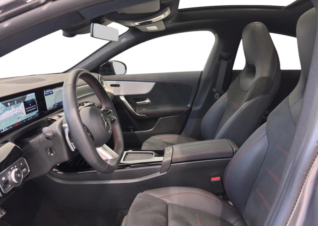 Mercedes-Benz CLA 220 4MATIC AMG (5)