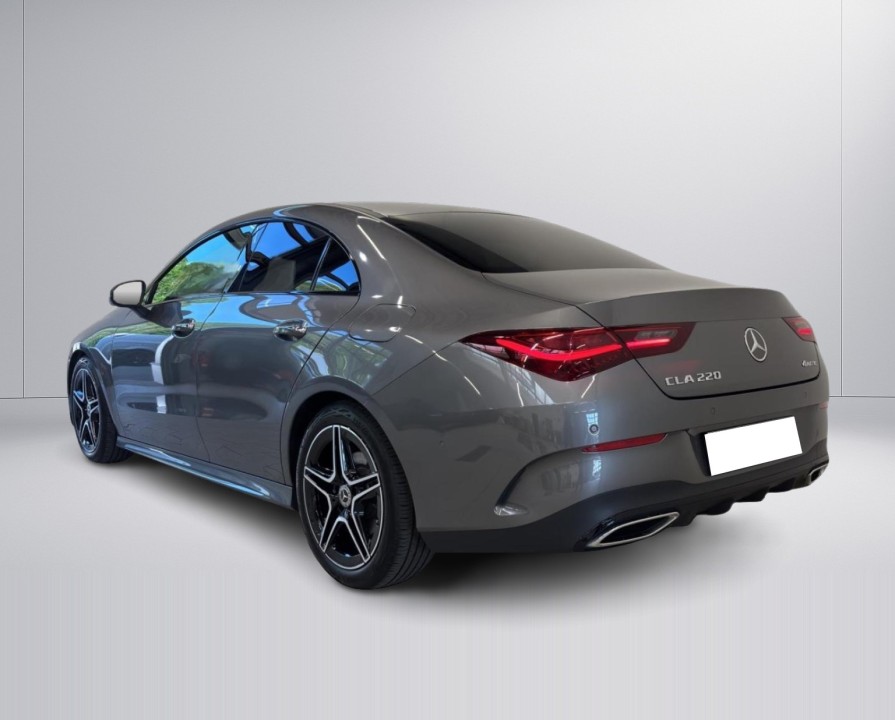 Mercedes-Benz CLA 220 4MATIC AMG (3)