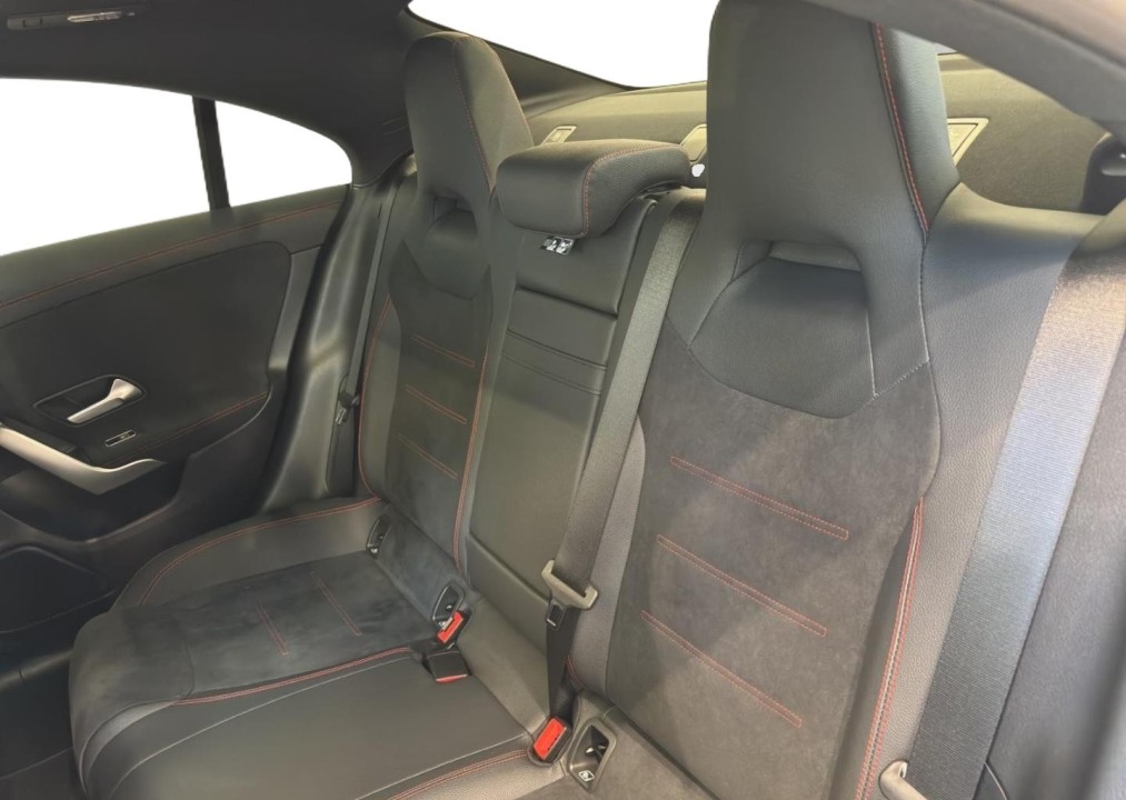 Mercedes-Benz CLA 220 4MATIC AMG - foto 6