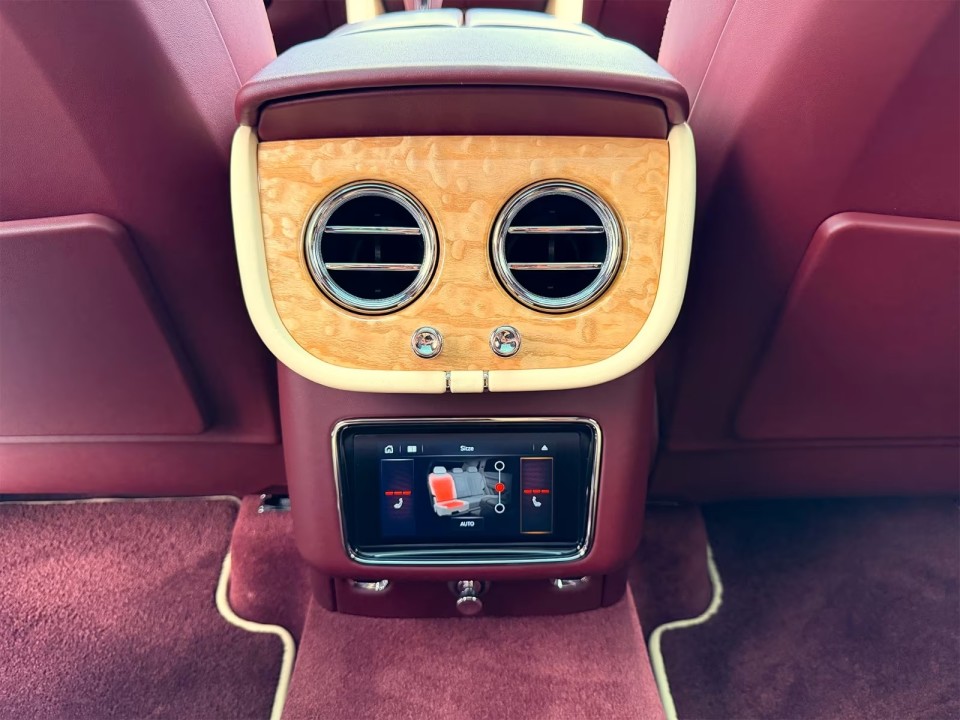 Bentley Bentayga V8 - foto 21