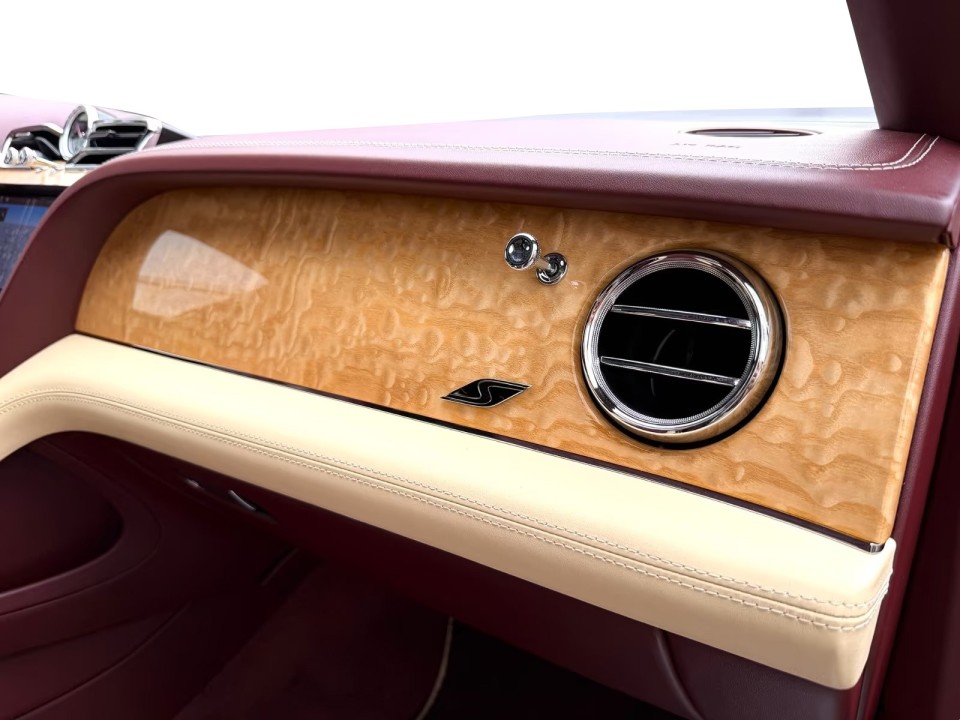 Bentley Bentayga V8 - foto 20