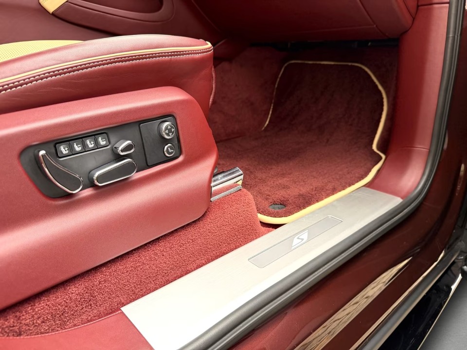 Bentley Bentayga V8 - foto 27