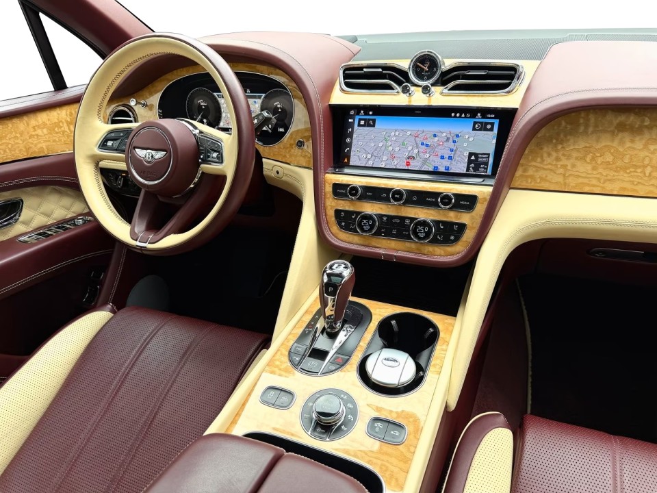 Bentley Bentayga V8 - foto 12