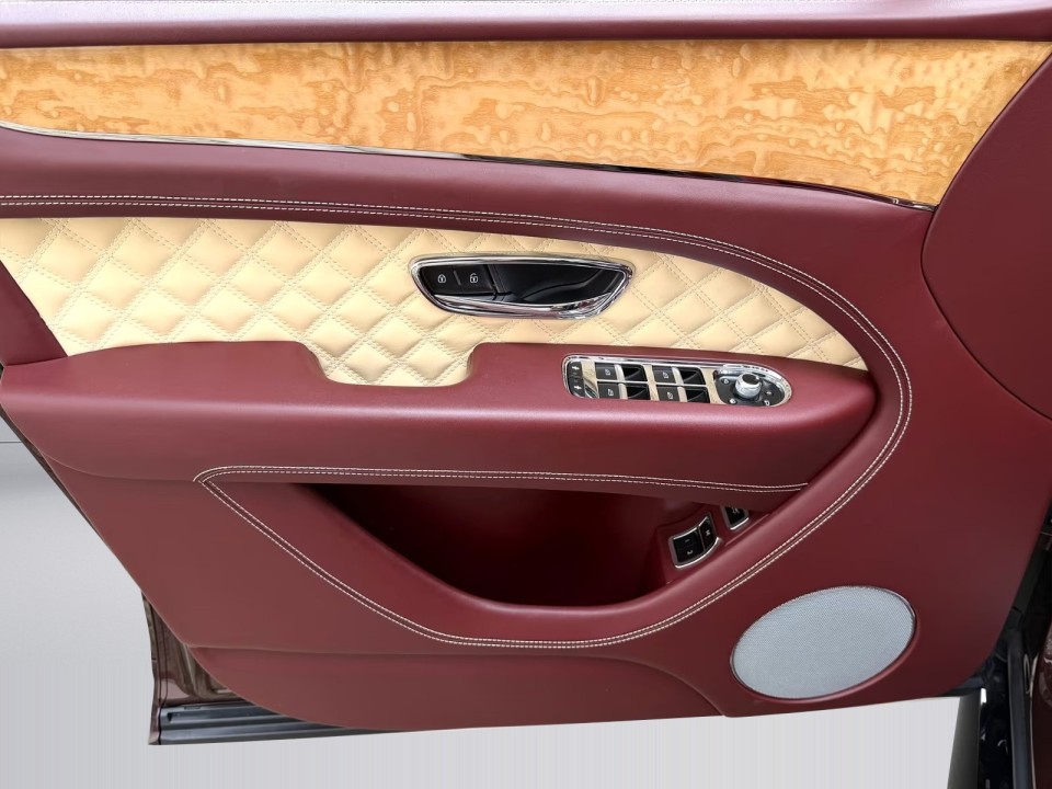 Bentley Bentayga V8 - foto 26