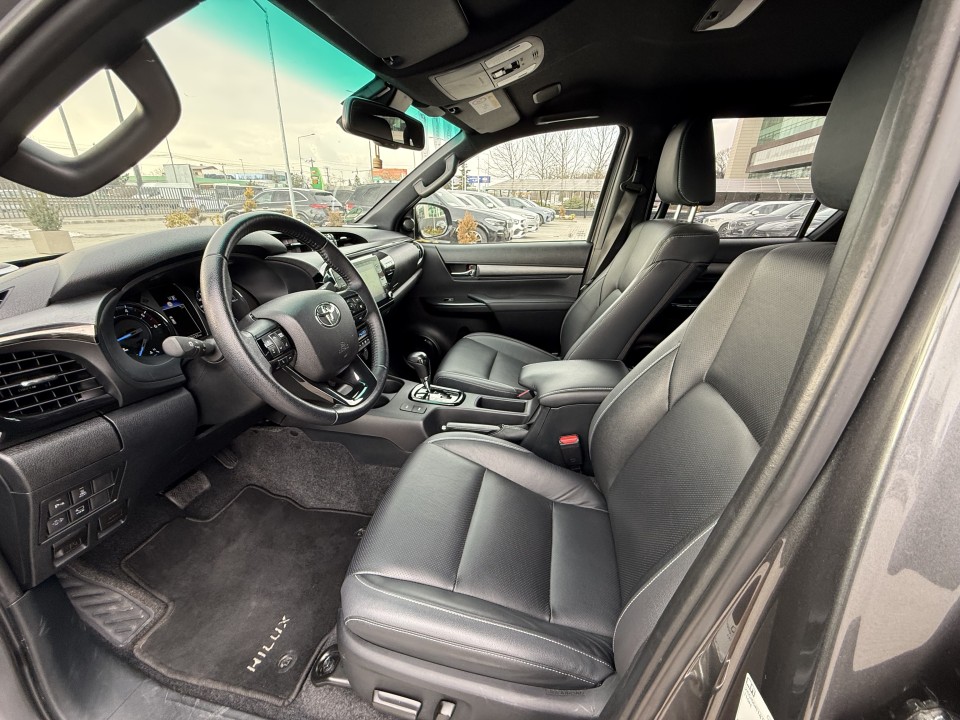 Toyota Hilux Double Cab Invincible - foto 11