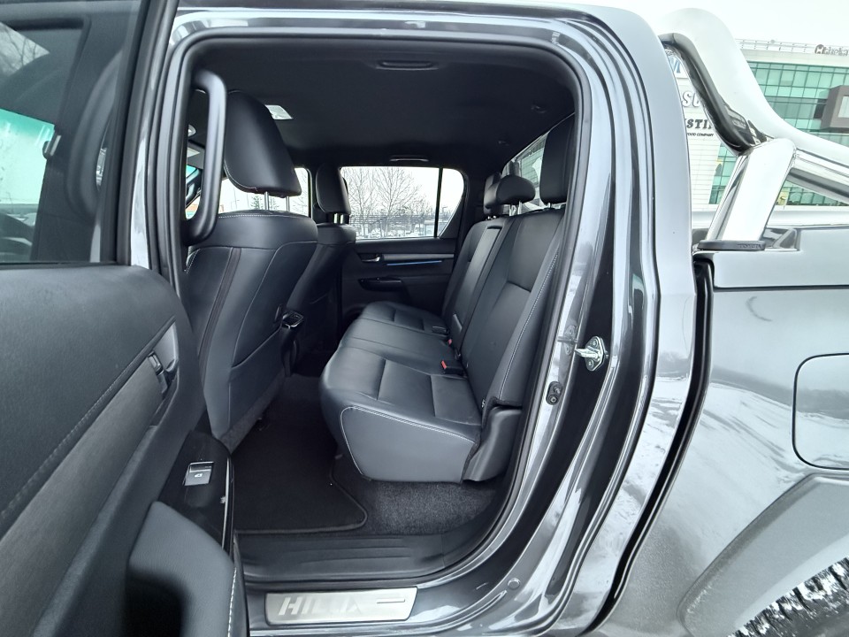 Toyota Hilux Double Cab Invincible - foto 12