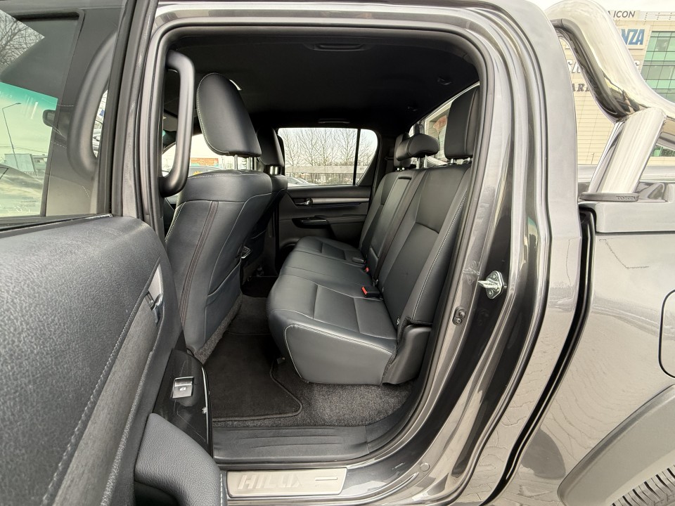 Toyota Hilux Double Cab Invincible - foto 12