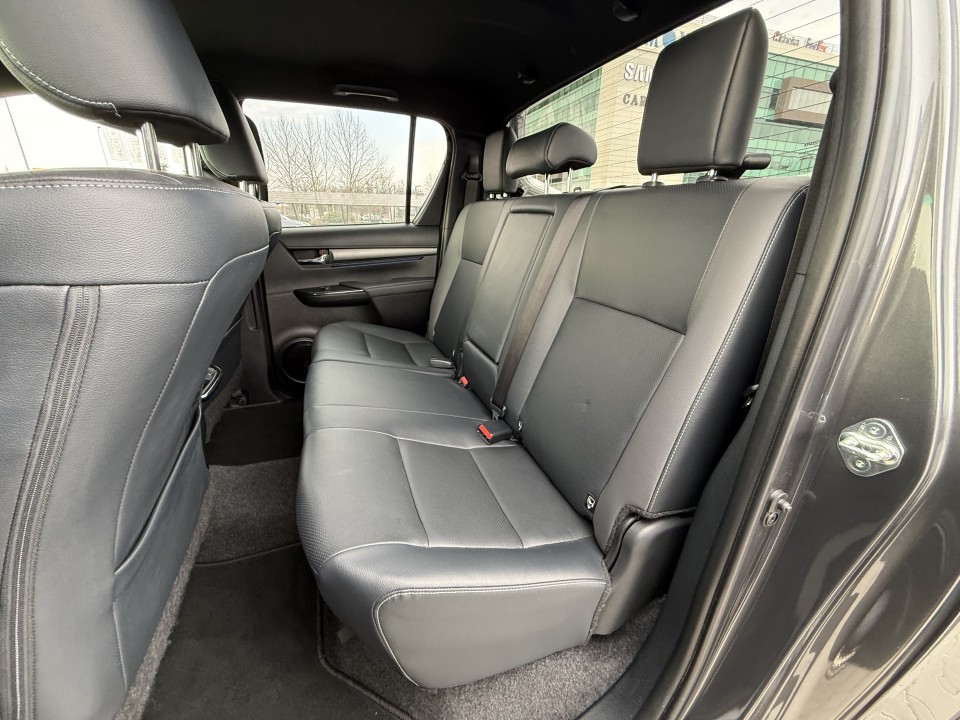 Toyota Hilux Double Cab Invincible - foto 13