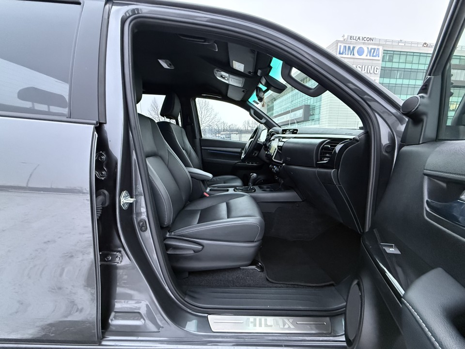 Toyota Hilux Double Cab Invincible - foto 15
