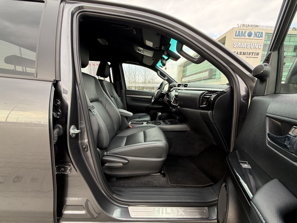 Toyota Hilux Double Cab Invincible - foto 15
