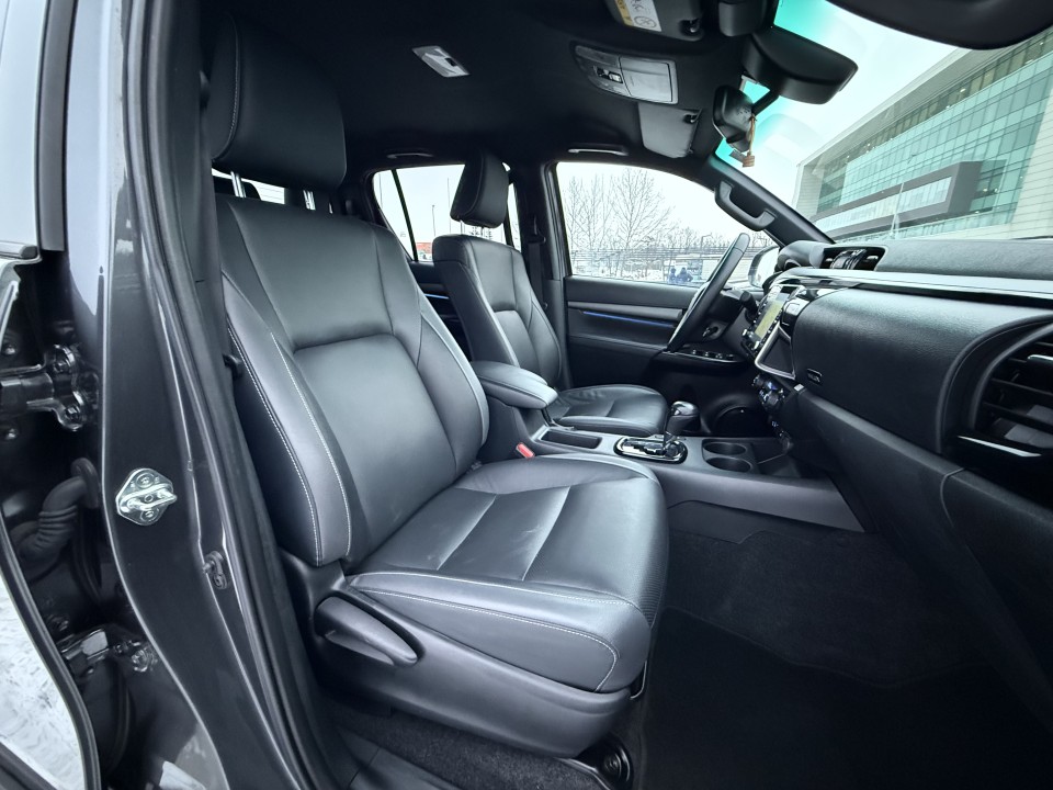 Toyota Hilux Double Cab Invincible - foto 16