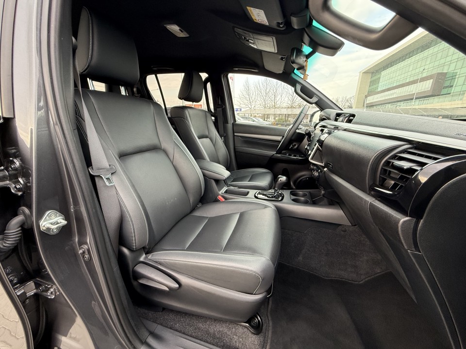 Toyota Hilux Double Cab Invincible - foto 16