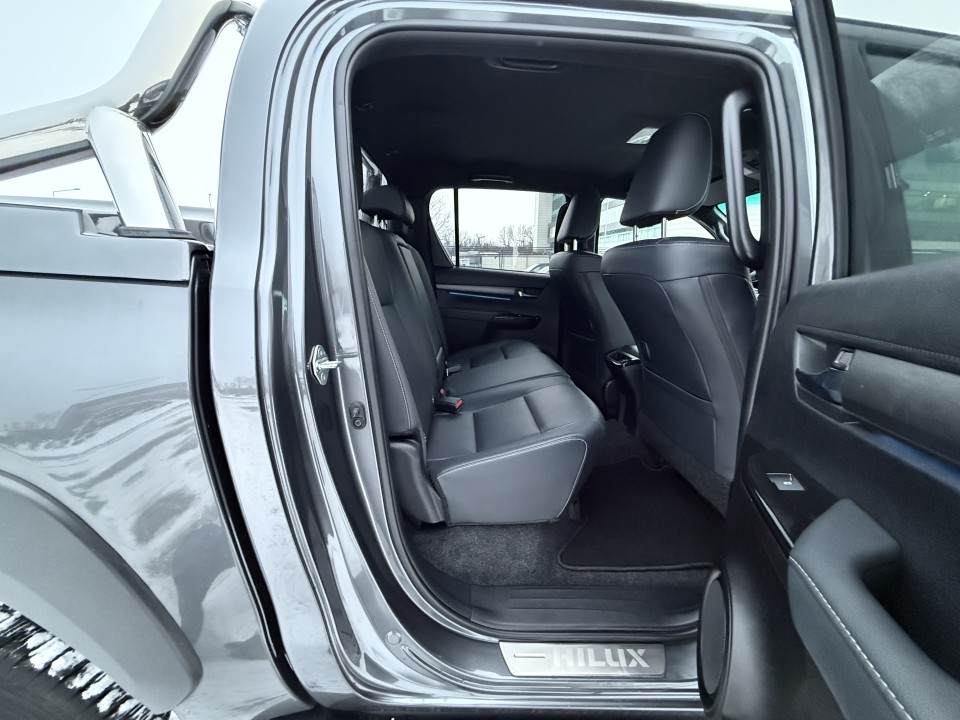 Toyota Hilux Double Cab Invincible - foto 18