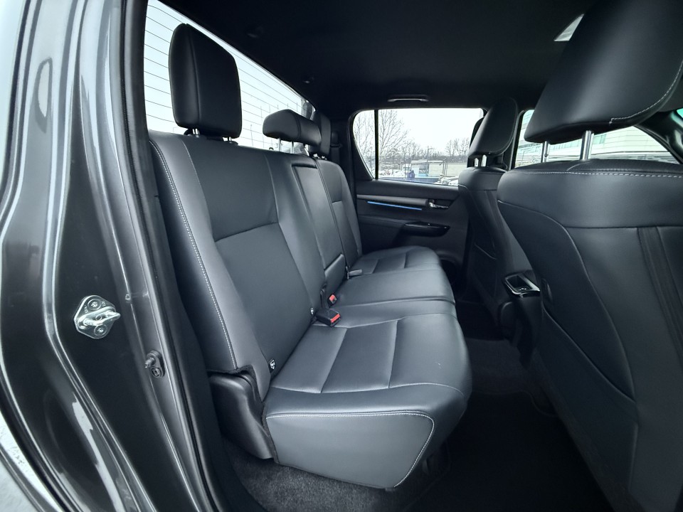 Toyota Hilux Double Cab Invincible - foto 19