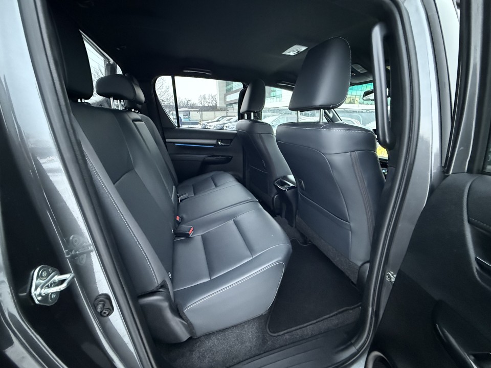 Toyota Hilux Double Cab Invincible - foto 20