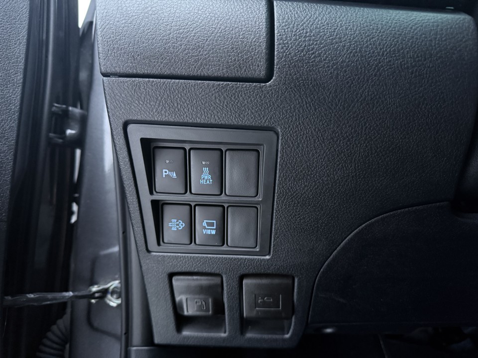 Toyota Hilux Double Cab Invincible - foto 25