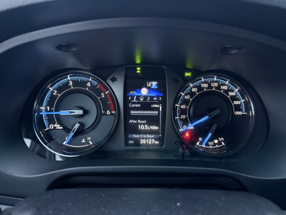 Toyota Hilux Double Cab Invincible - foto 26