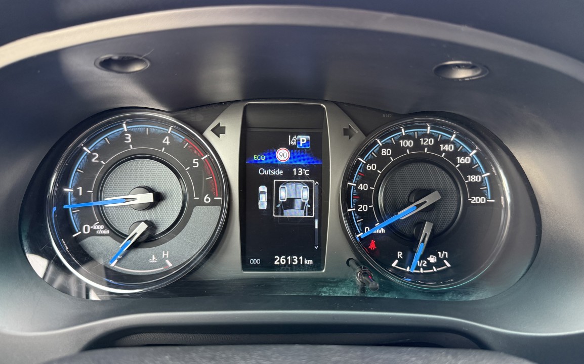 Toyota Hilux Double Cab Invincible - foto 26