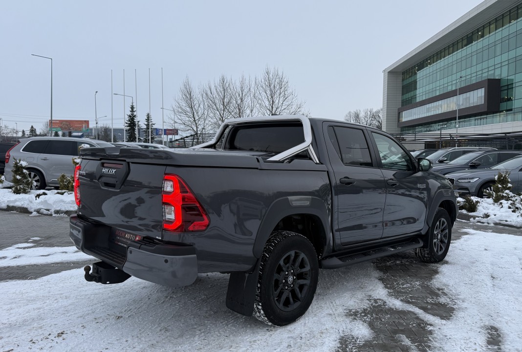 Toyota Hilux Double Cab Invincible (3)