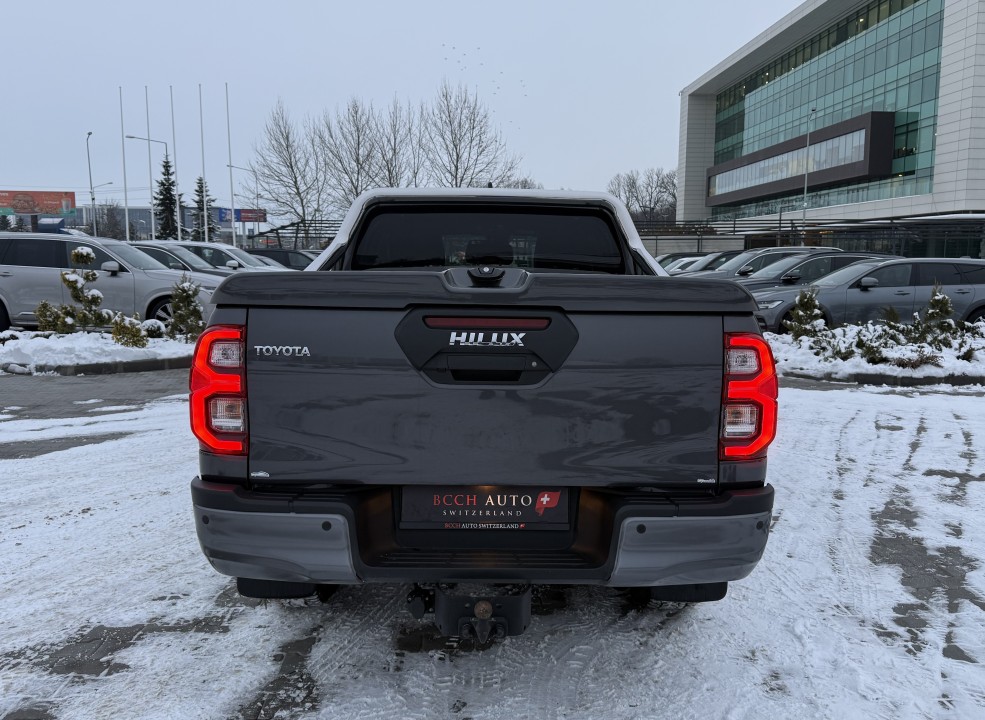 Toyota Hilux Double Cab Invincible (4)
