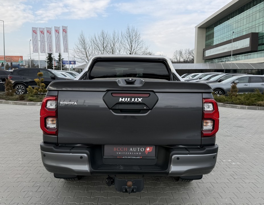 Toyota Hilux Double Cab Invincible (4)