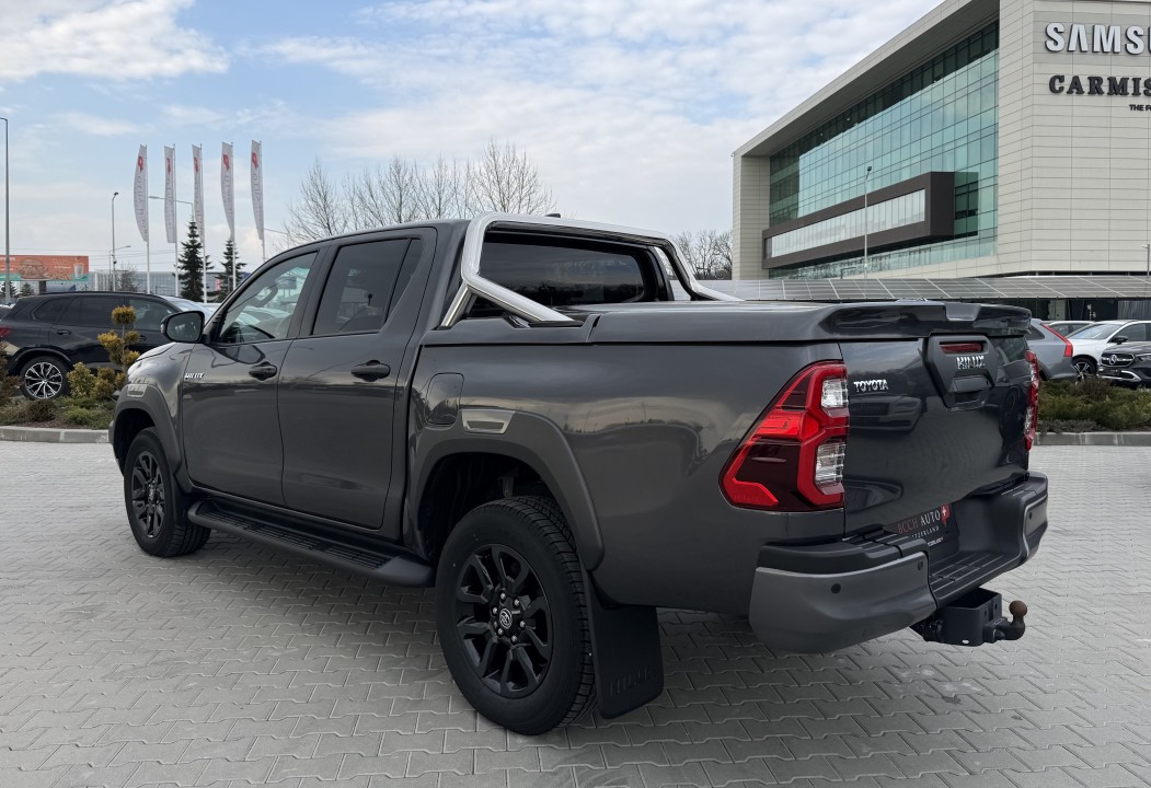 Toyota Hilux Double Cab Invincible (5)