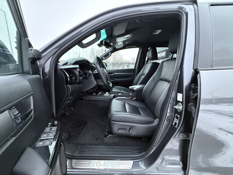 Toyota Hilux Double Cab Invincible - foto 9