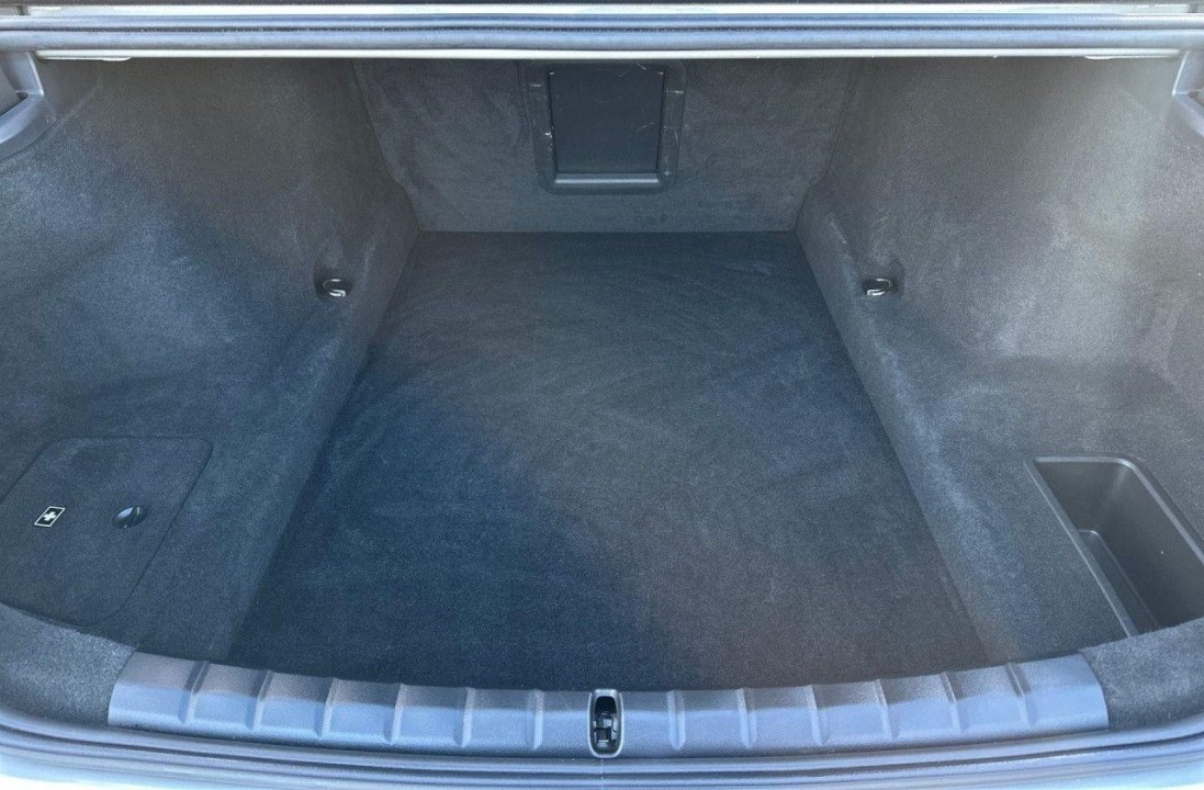 BMW Seria 7 xDrive740d - foto 12