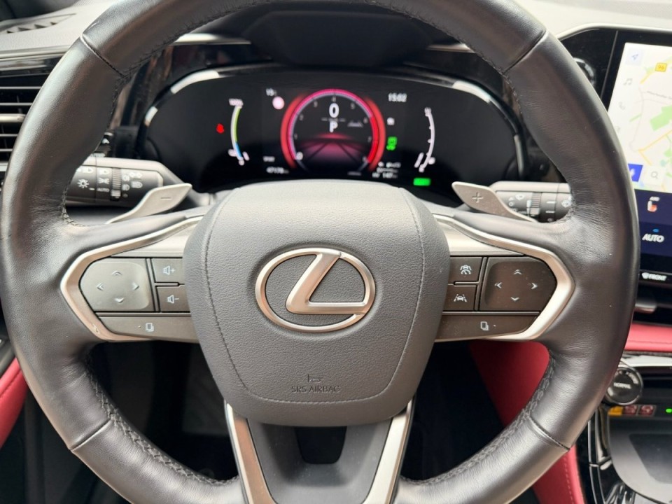 Lexus Seria NX 450h+ (5)