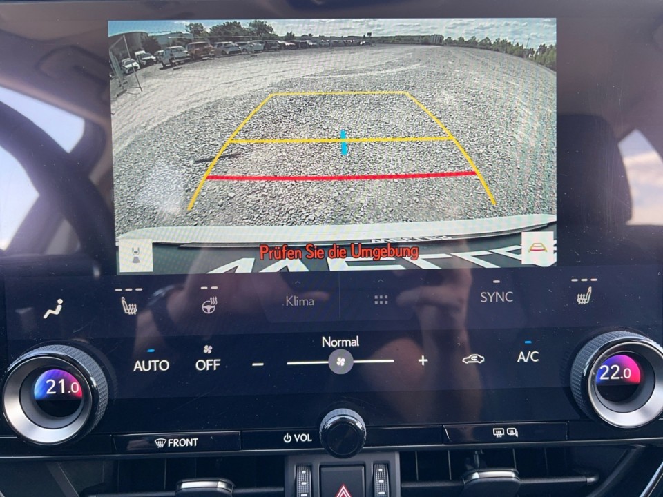 Lexus Seria NX 450h+ - foto 16