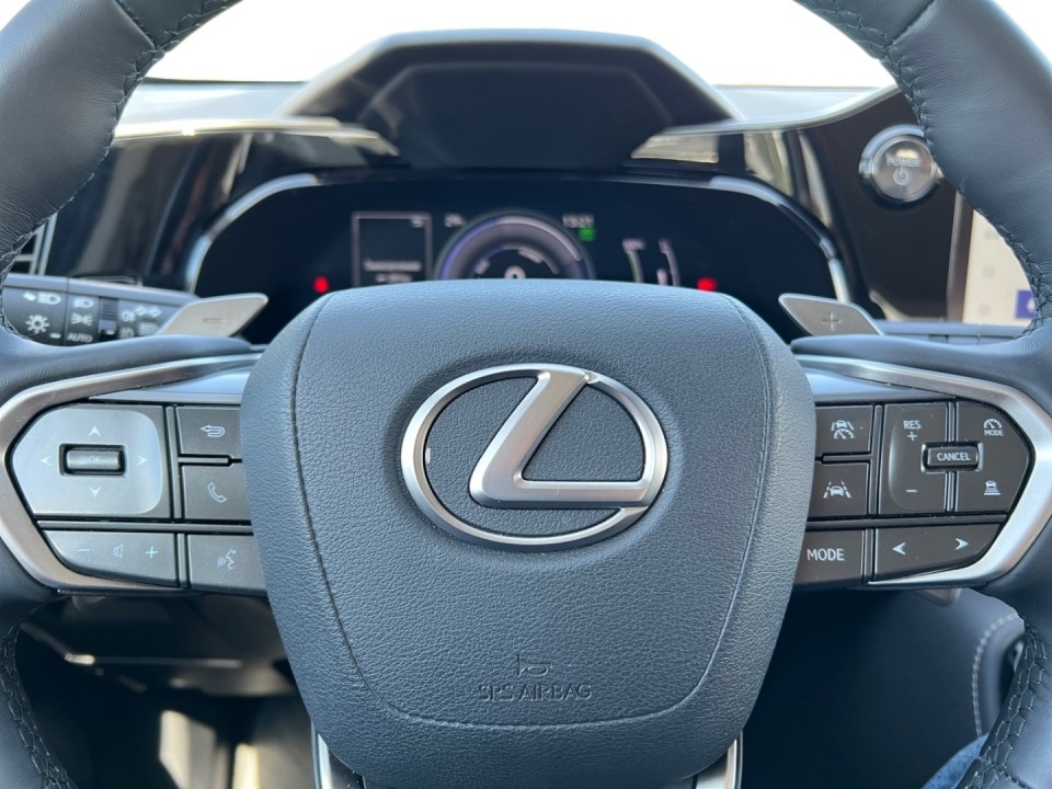 Lexus Seria NX 450h+ - foto 11