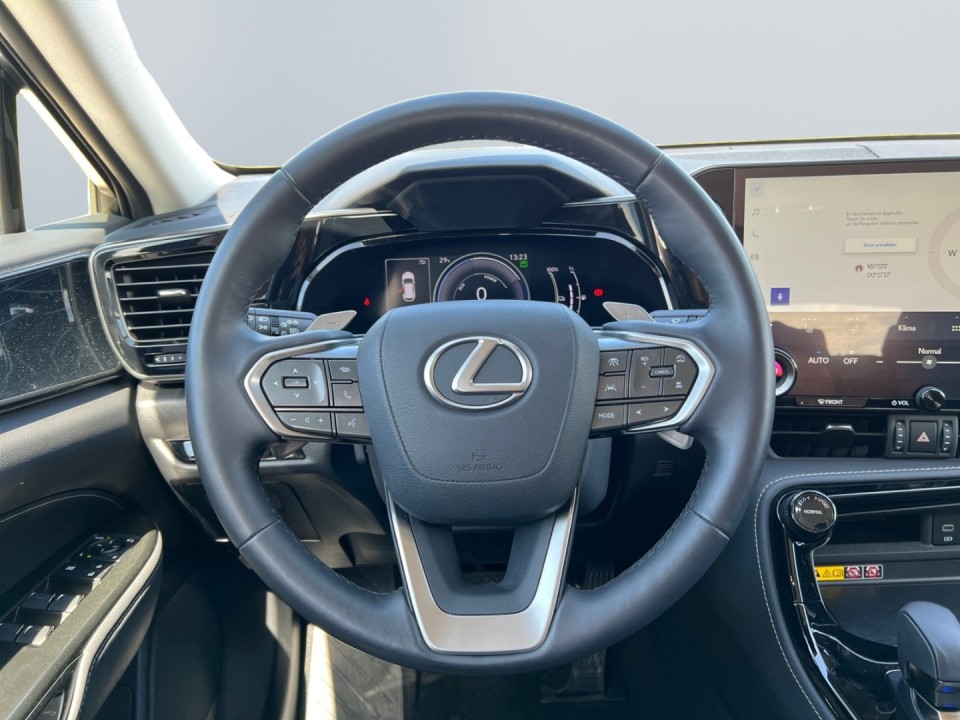 Lexus Seria NX 450h+ - foto 9