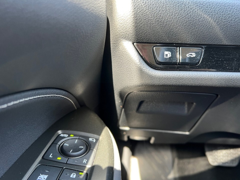 Lexus Seria NX 450h+ - foto 17