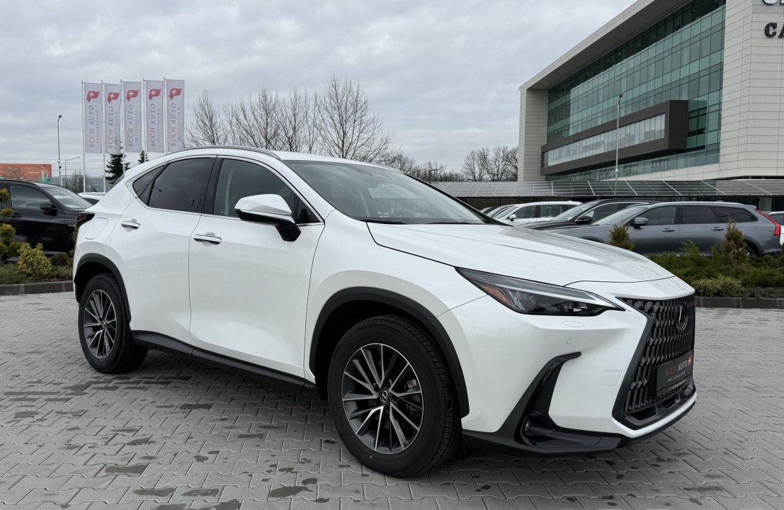 Lexus Seria NX 450h+