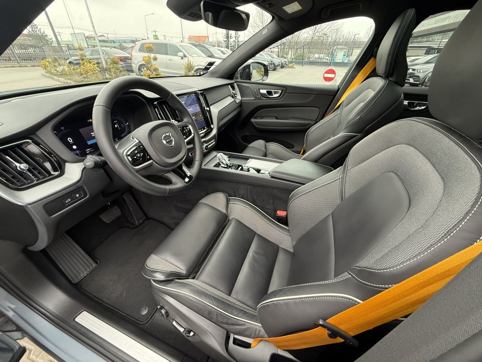 Volvo XC 60 T8 Recharge AWD Polestar Engineered - foto 11