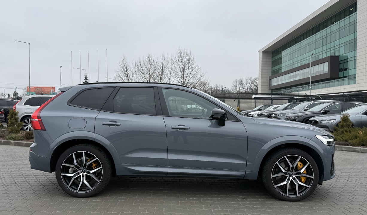Volvo XC 60 T8 Recharge AWD Polestar Engineered (2)