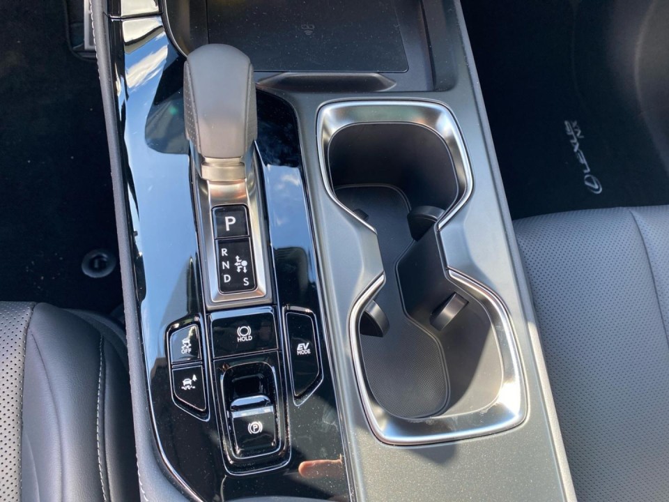 Lexus Seria NX 350h F-Sport - foto 16