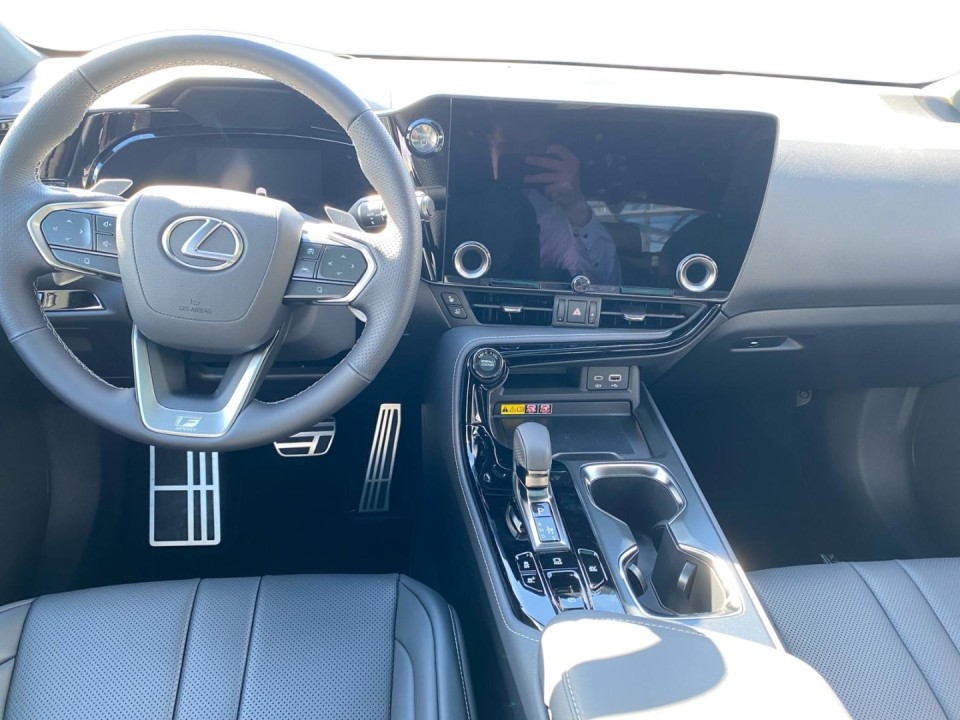 Lexus Seria NX 350h F-Sport - foto 13