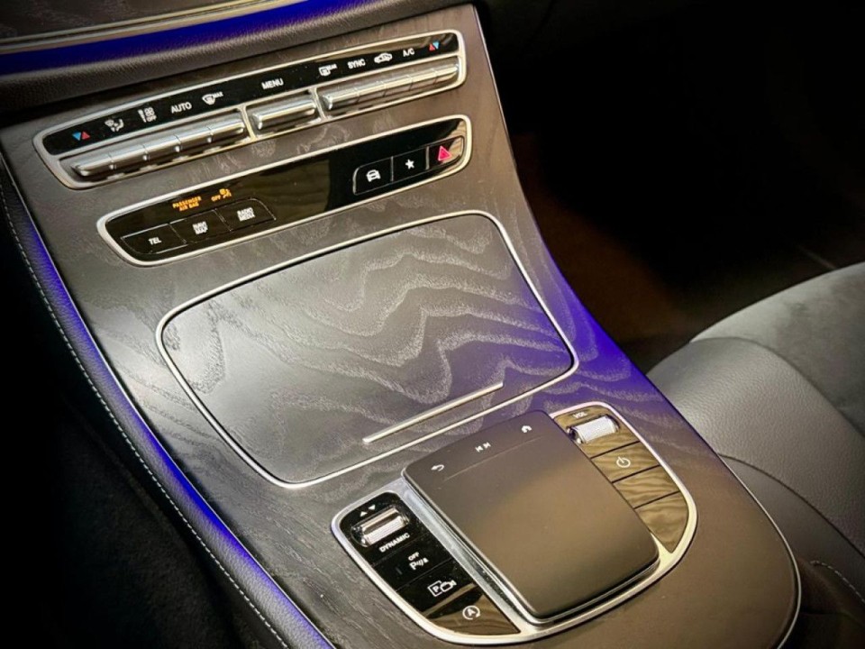 Mercedes-Benz CLS 350 - foto 8