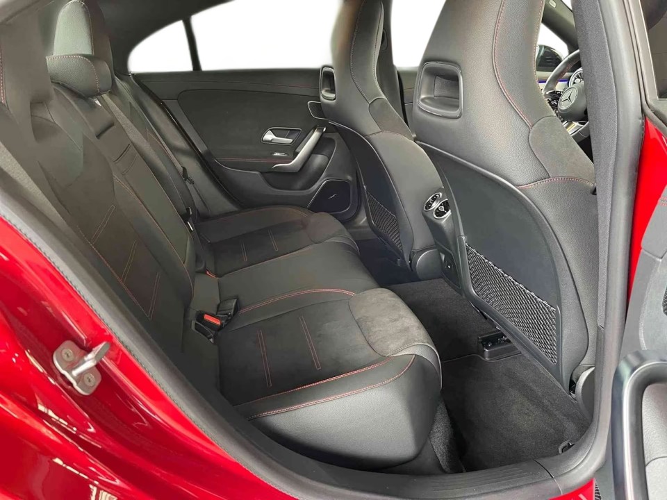 Mercedes-Benz CLA 220 4MATIC AMG - foto 9