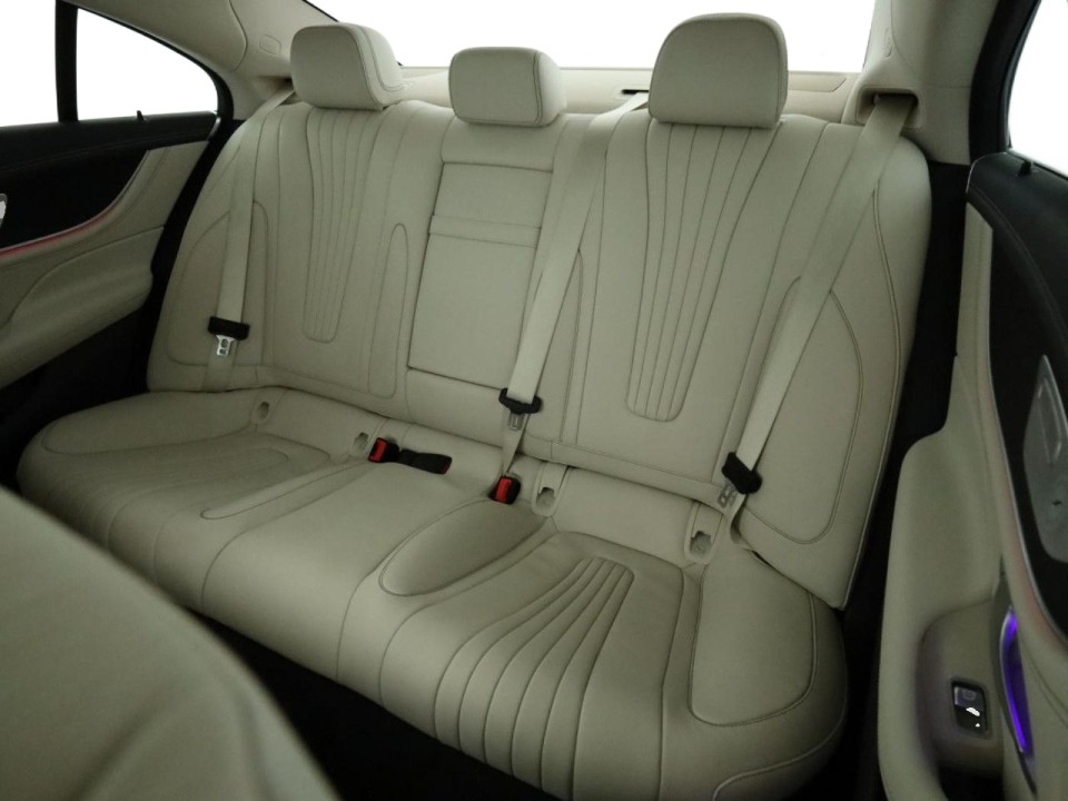 Mercedes-Benz CLA 300d 4MATIC AMG Line - foto 11