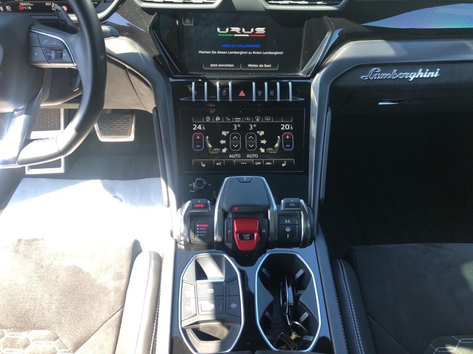Lamborghini URUS - foto 15