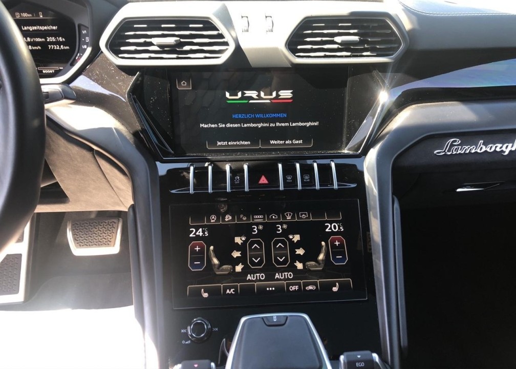 Lamborghini URUS - foto 16
