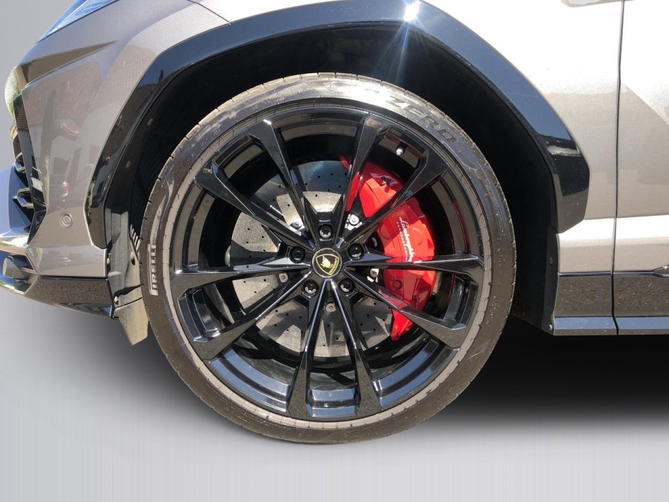 Lamborghini URUS - foto 19
