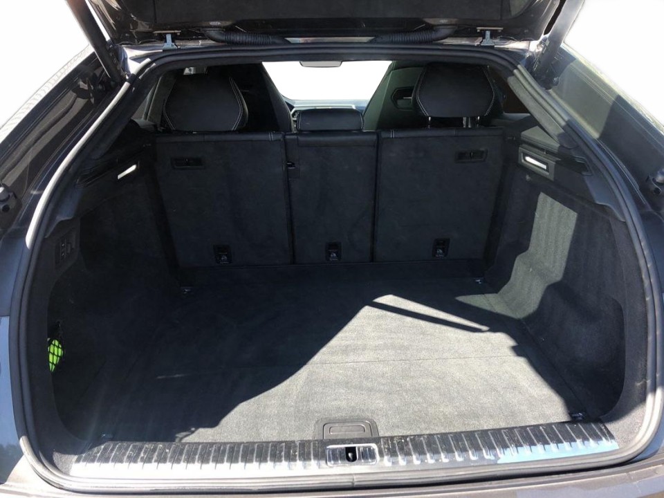 Lamborghini URUS - foto 18