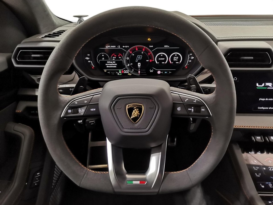 Lamborghini URUS - foto 12