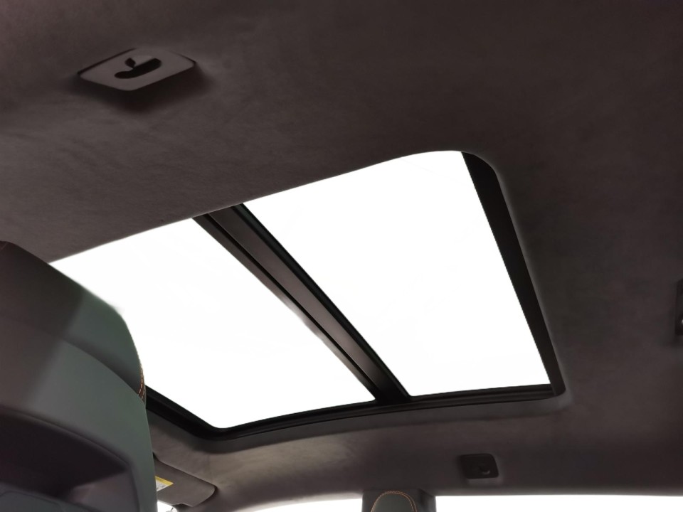 Lamborghini URUS - foto 22