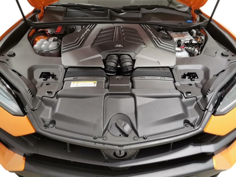 Lamborghini URUS - foto 25